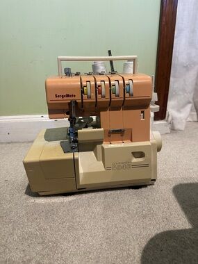 SergeMate Companion 5040 Peach and Cream Serger